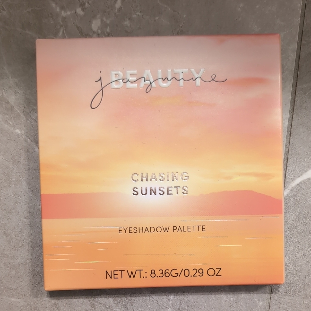Jazmine Beauty Chasing Sunsets Eyeshadow Palette